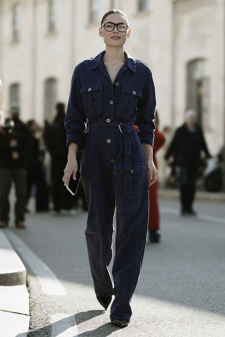 画像: ジャンプスーツをスタイリッシュに誘導