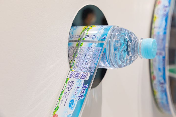 ラベルが貼られていく様子など、想像をはるかに超えるスピード感にびっくり