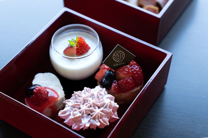 金沢城の景色とともに楽しむ「見城亭」のストロベリーアフタヌーンティー