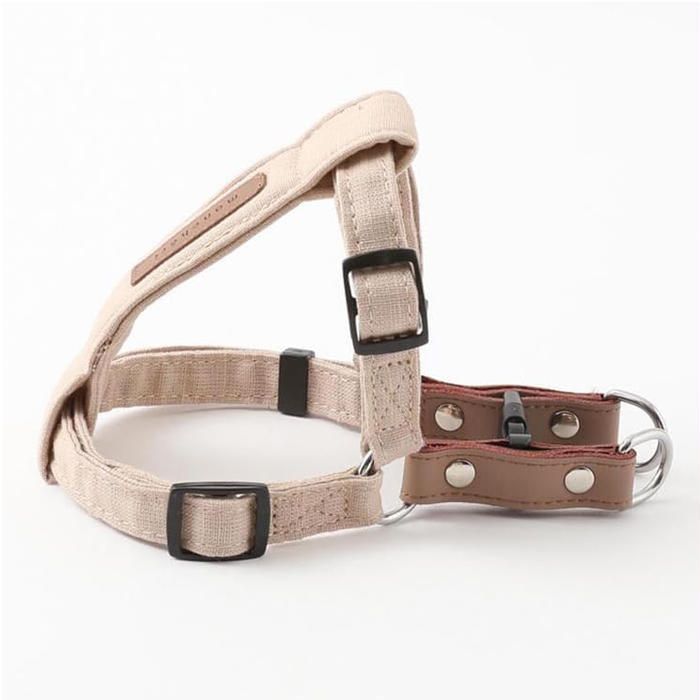 調節バックルがついたハーネス