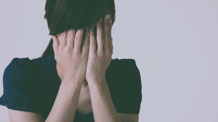 点滴中の娘を見て泣いてたら...（画像はイメージ）