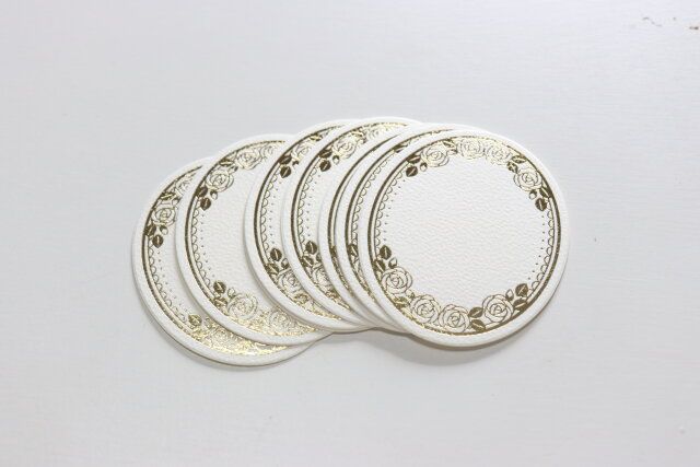 セリアの箔押しコレクションカードは1袋10枚入