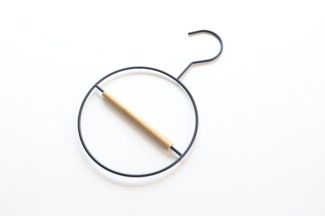 スチール製スカーフハンガー（木製棒付） デザイン