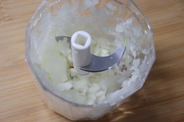 ダイソー プッシュ野菜カッター