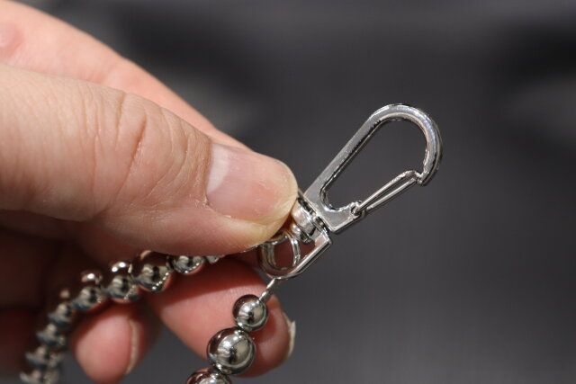 ダイソー メタリックスタービーズキーホルダー ナスカン