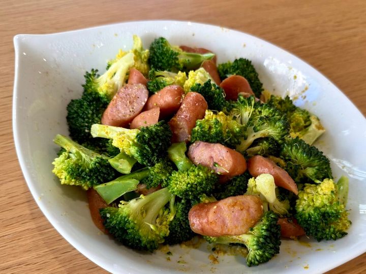 完成したブロッコリーのホットサラダ（JA全農広報部の公式Xアカウントより）