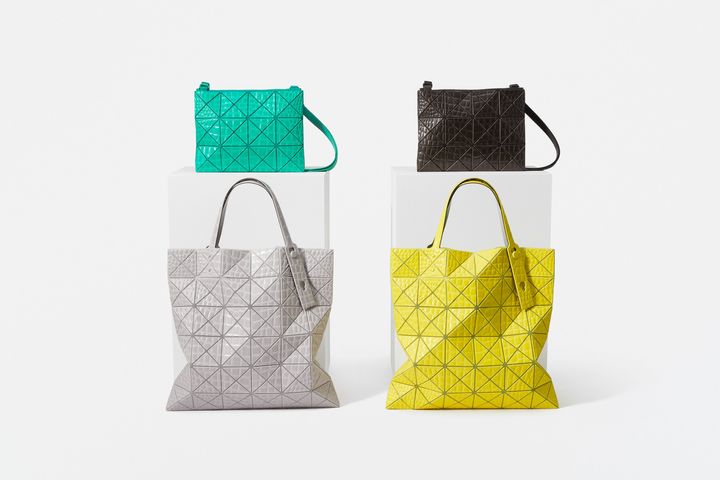 ショルダーバッグ 本体H17cm ¥39,600 トートバッグ 本体H34cm ¥52,800