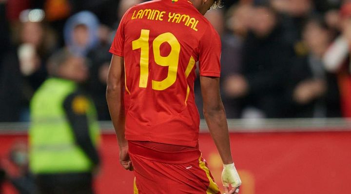 パンツ下げすぎ批判で17歳から反撃された42歳レジェンドが自虐「太りすぎの元選手が言うことは…」