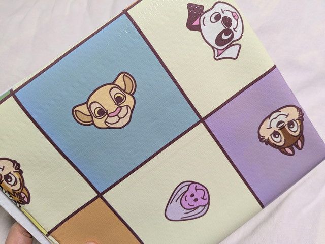 ディズニーキャラクターの折りたたみチェア＆レジャーシート