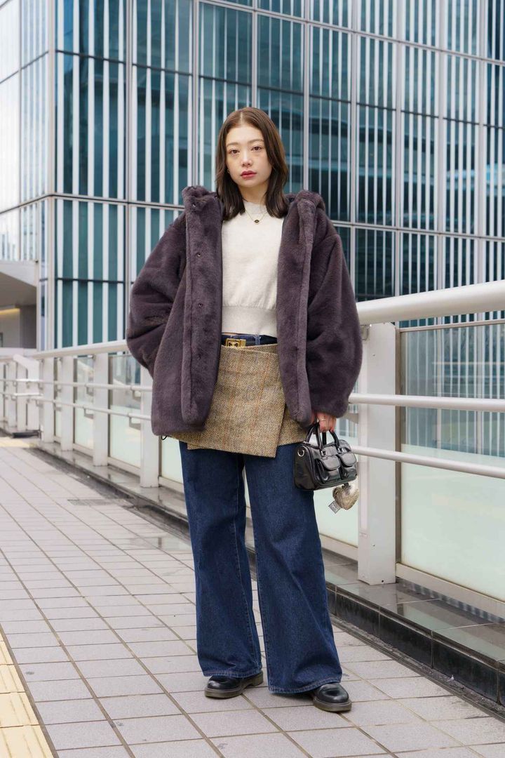 画像1: 冬の肌見せと骨格に合わせたシルエットがポイント