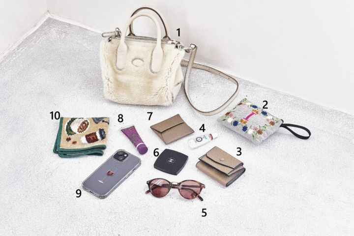 専業主婦・壱岐育子さんのバッグの中身