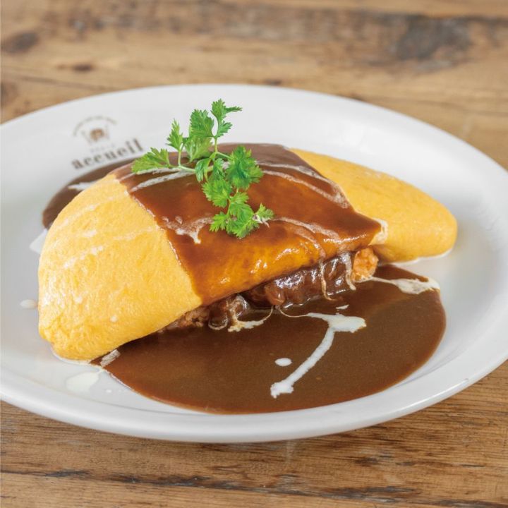 「アクイーユ特製ふわとろ卵のオムライス」1430円 ※ランチはソフトドリンク付き