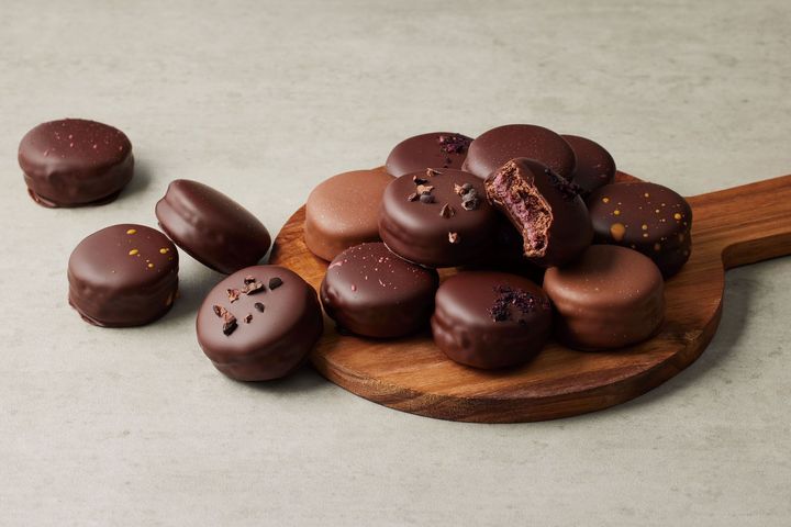 フレーバーは全部で6種類。キャラメルブールサレ、プラリネノワゼット、オランジュ、ショコラ、グリオット、テミュール。