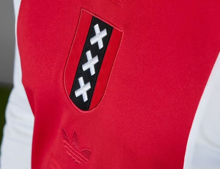 超レトロ！名門アヤックス、創設125周年ユニフォームを発表 「114年前のデザイン」を再現