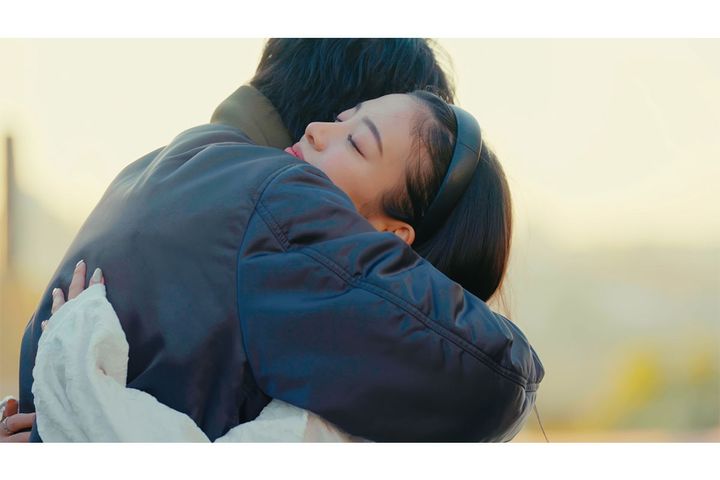 （左）ひろやす（32）、（右）みさき（24）（C）AbemaTV, Inc.