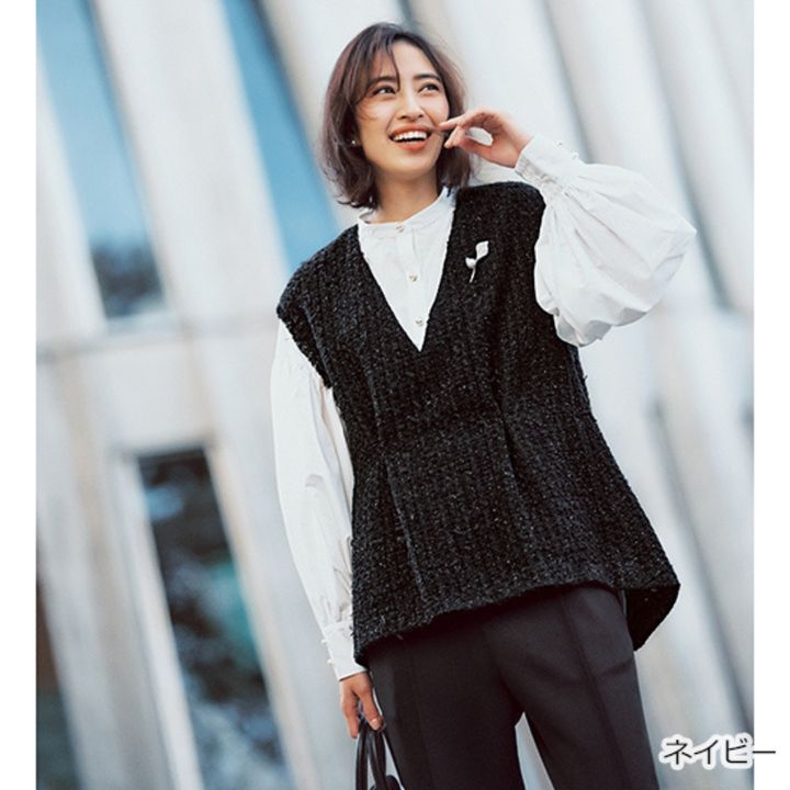 THREE SQUAREのラメツィードジレ_モデル着用