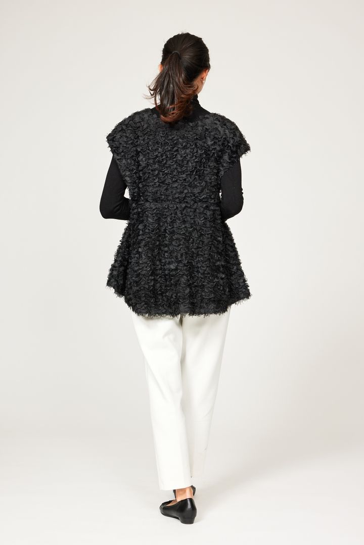 クラウドチームVERY青山美沙のセレモニージレコーデ_後ろ