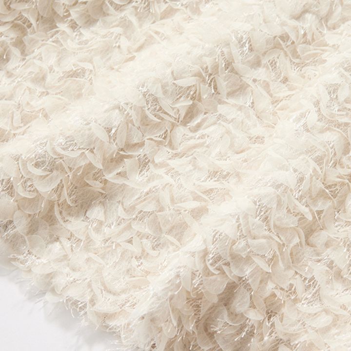 THREE SQUAREのシャギーペタルジレ_寄り