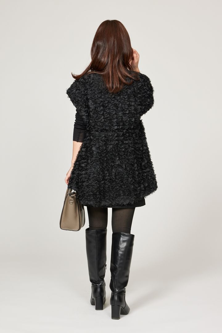 クラウドチームVERY小林千尋の春のジレの着こなし後ろ