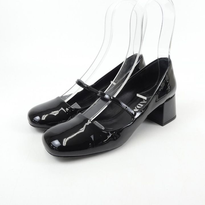 プラダのメリージェーン