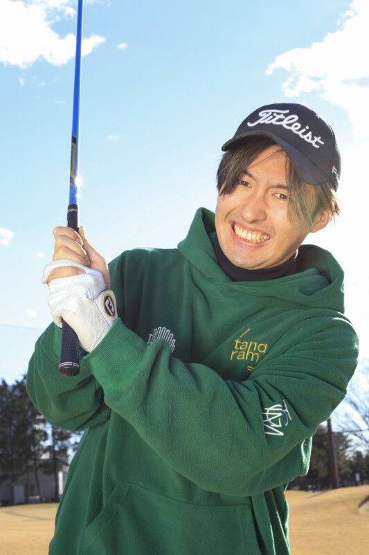 アプローチは“ゆるゆるグリップ”が正解！「右手の親指はそえるだけ」