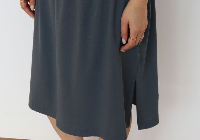 ユニクロユーのジャージーワンピース5分袖3
