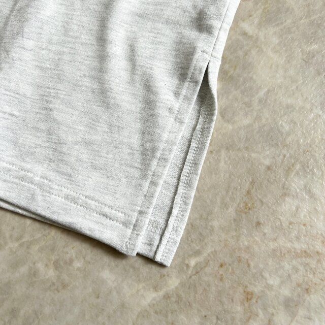 GU ライトスウェットオーバーサイズT（長袖） LIGHT GRAY サイドにスリット入り