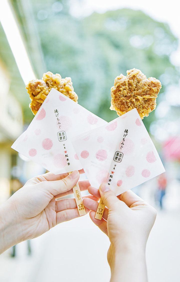 揚げも焼きもはずせない！ もみじ饅頭の代表。