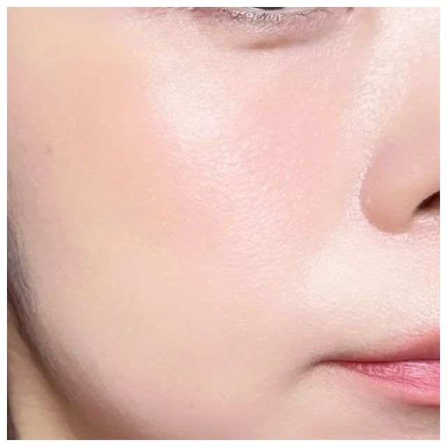 メルティンググロウチークバーム 01 モモ