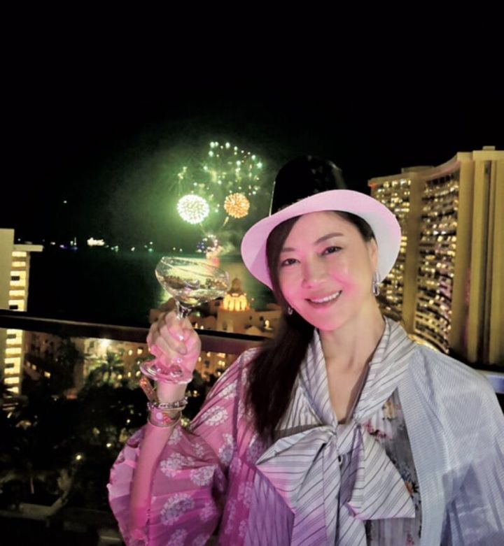 ハワイのカウントダウンパーティでの観月ありささん