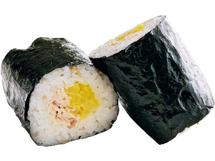 ツナたくあんのキンパ風おにぎりの断面図