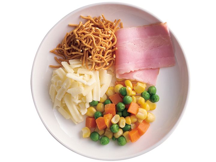 ベーコンと野菜のベビースターチーズ衣おにぎりの具材