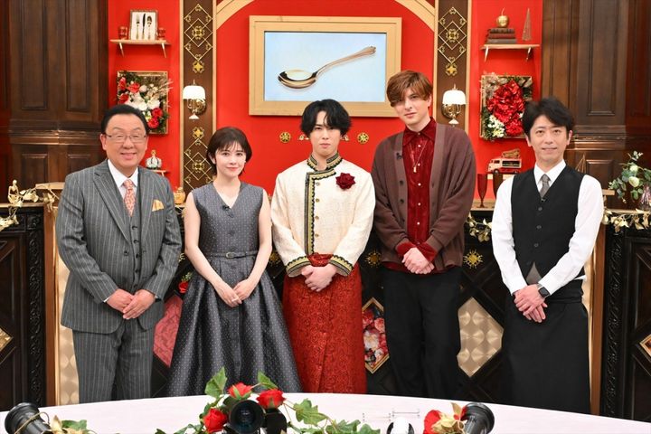 Snow Man・宮舘涼太が新衣装でエレガントに調理！ あすの『黄金のワン 