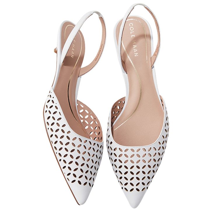 コール ハーンの旬デザインの白パンプス