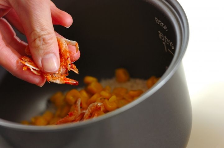 桜エビとコーンの炊き込みご飯の作り方1