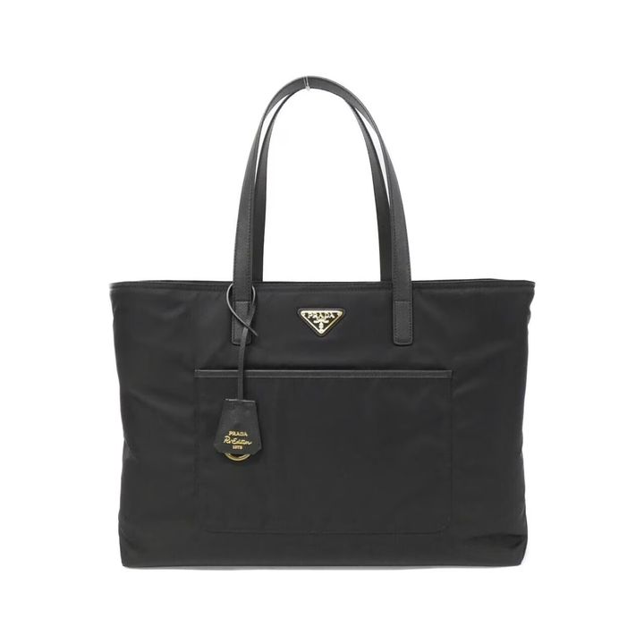 プラダのブラックのトートバッグ