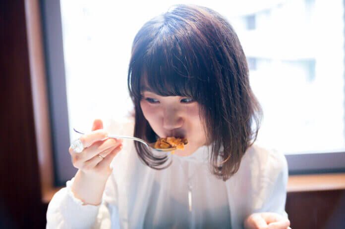 「大きな口で大爆笑」はSTOP⁉ 上品な人が絶対にやらないNG行動5選