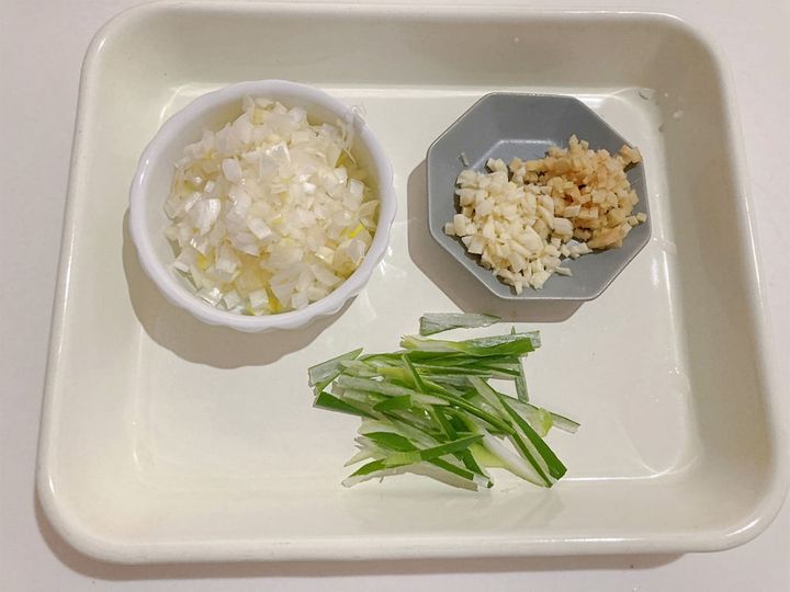 香味野菜を切る