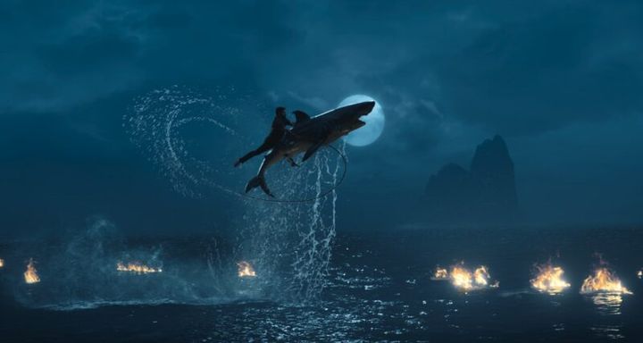 イルカにまたがるデーヴァラ