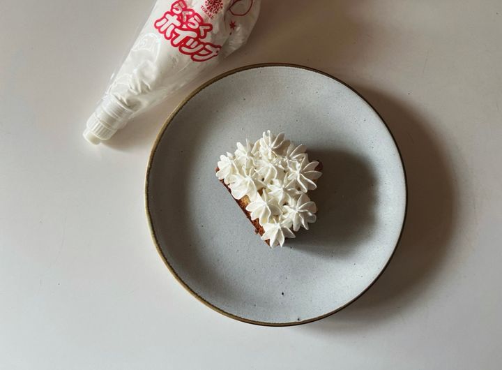 簡単！いちごと練乳の“ショートケーキ風”米粉ケーキ【渡辺友美子のコーヒーに合うお菓子のレシピ vol.72 〜レシピで旅するヨーロッパ〜】