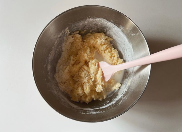 簡単！いちごと練乳の“ショートケーキ風”米粉ケーキ【渡辺友美子のコーヒーに合うお菓子のレシピ vol.72 〜レシピで旅するヨーロッパ〜】