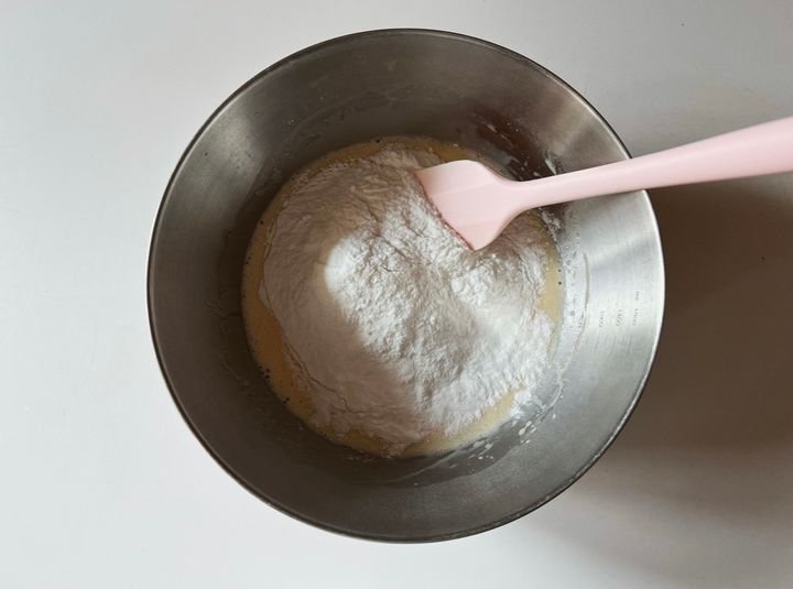 簡単！いちごと練乳の“ショートケーキ風”米粉ケーキ【渡辺友美子のコーヒーに合うお菓子のレシピ vol.72 〜レシピで旅するヨーロッパ〜】