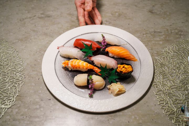 にぎり寿司 8貫セット（6,500円、税込サ別）