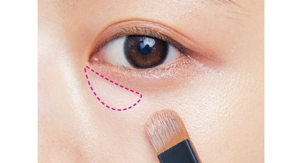 クマの濃い部分にA（茶グマは（1）、青グマは（2））を斜めにのせる。