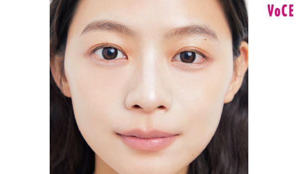 広げすぎは鼻筋が太く見えるので厳禁