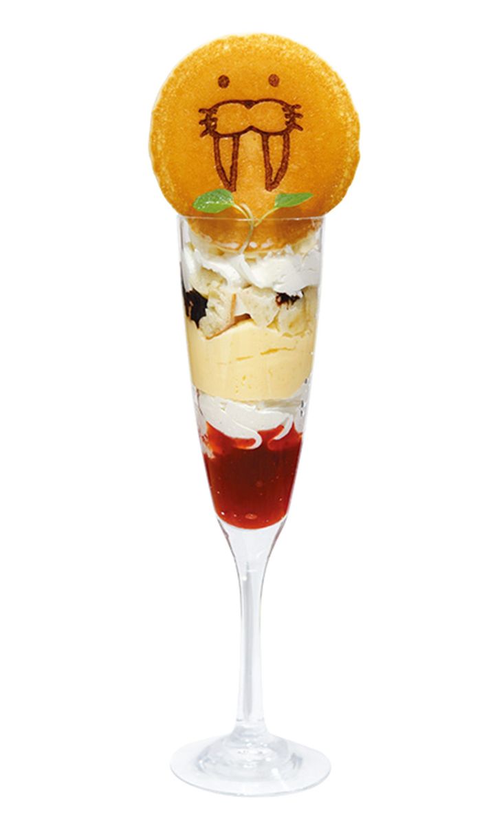 セイウチの顔がのった愛らしいパフェ。