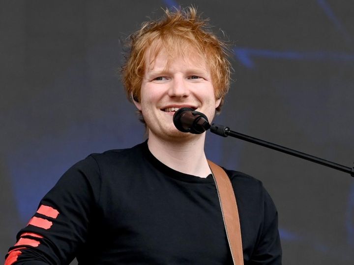 画像: エド・シーランがサプライズで新曲をパフォーマンス