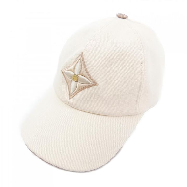 ルイ・ヴィトンの白いキャップ