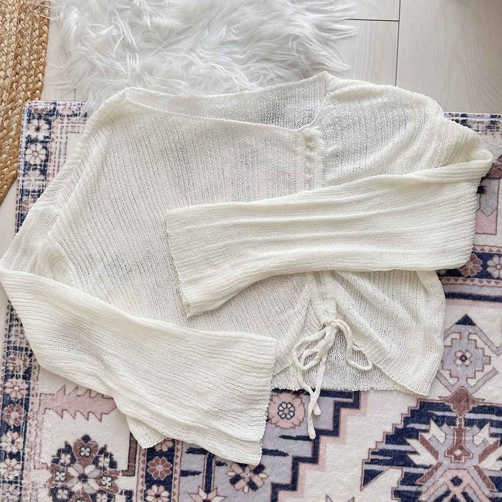 画像: アシメデザインのニット