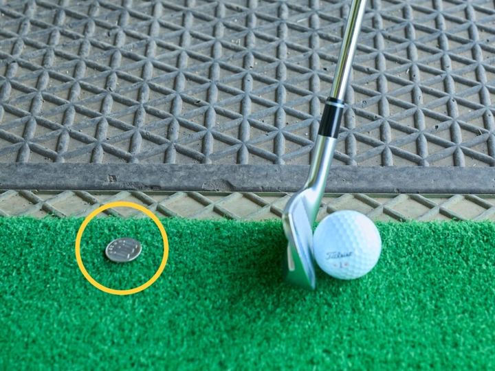 アイアンのミスは“タオル1枚”で直る！ダフリやトップをなくす方法を解説